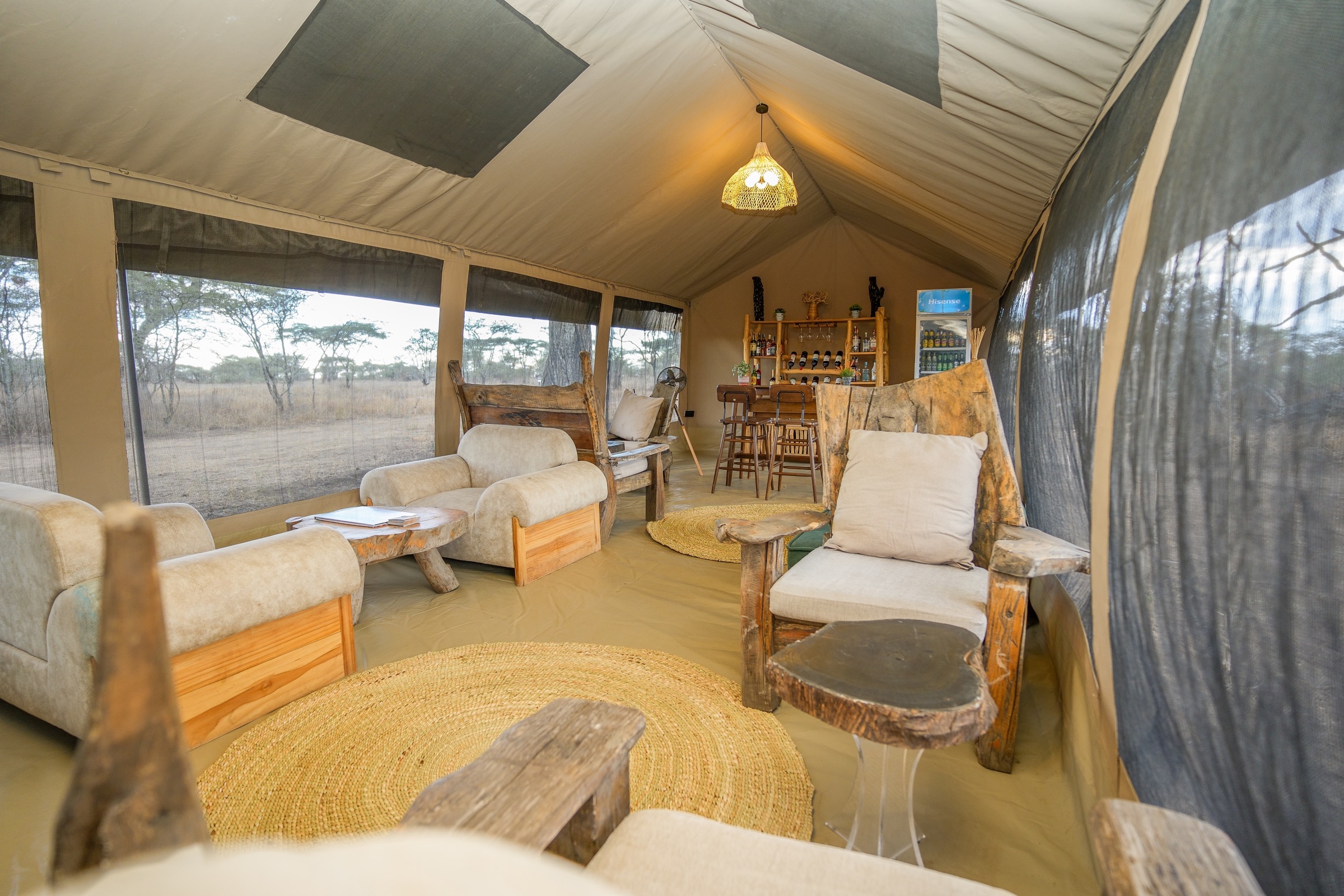 Ndutu migration dining two