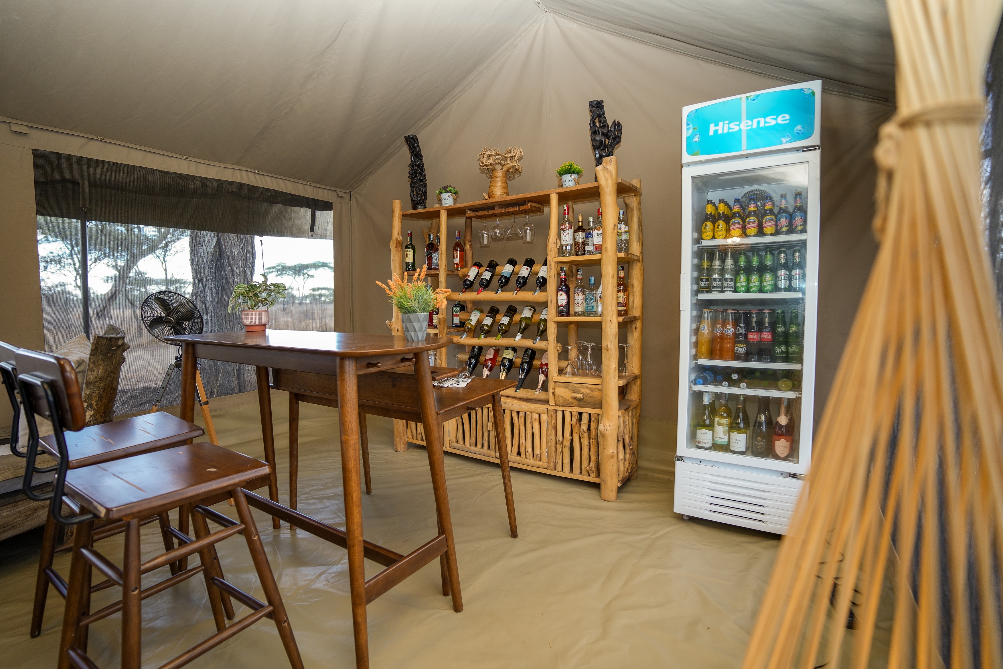 Ndutu migration dining three