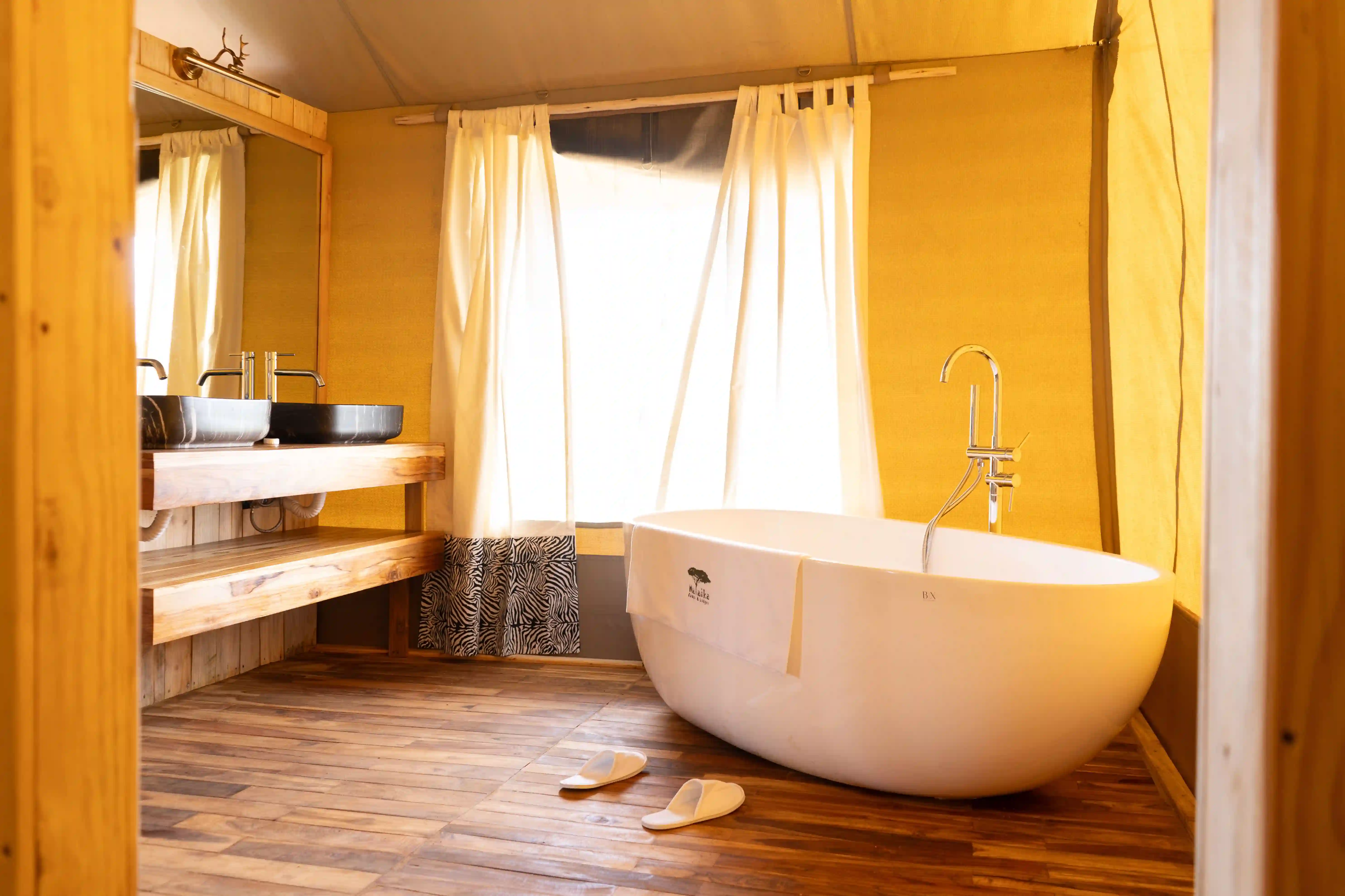 Seronera wildlife and tented camp atmosphere